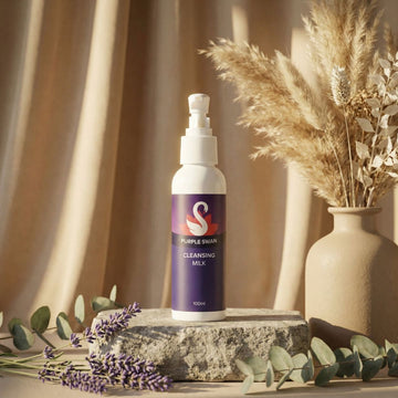 Cleansing milk hero Shot